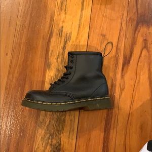 COPY - DR. MARTENS 1460 black boots